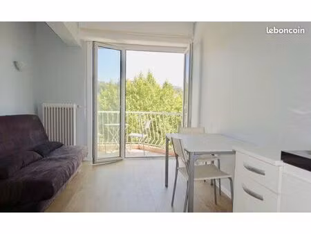 studio meublé août