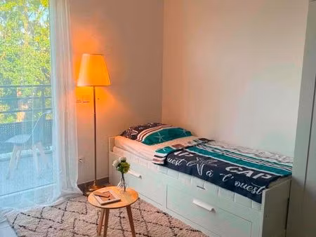 studio 28m2 avec balcon non meublé