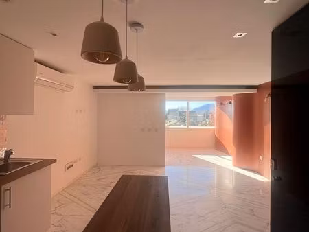 appartement t2 à l'année 50m de la plage