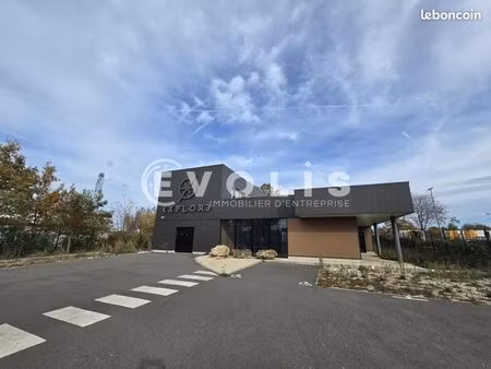 local commercial 625 m²