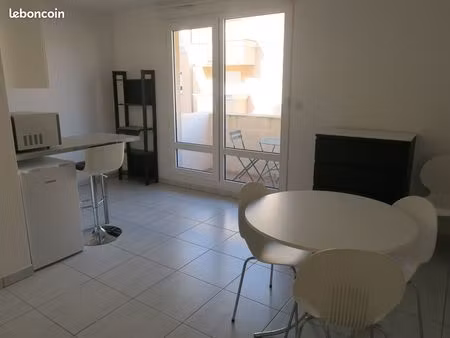 rodez centre-ville   coquet t1 meublé  lumineux et sécurisé