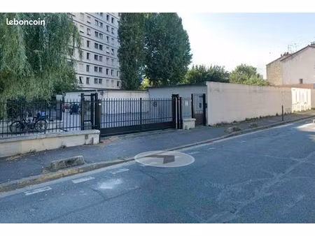place de parking a louer ivry sur seine