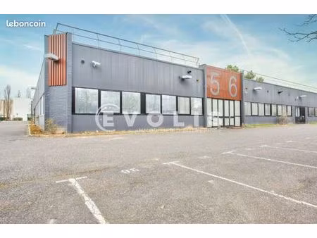 local d'activité 369 m²