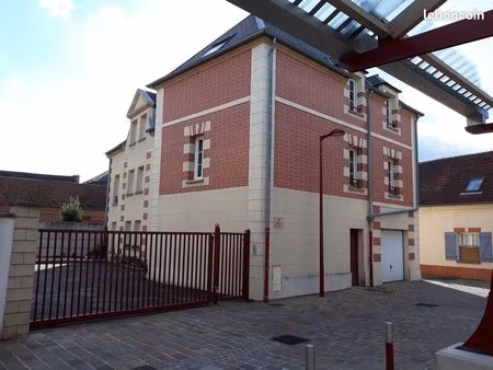 loue beau f2 centre-ville bresles