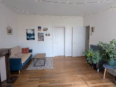 f2 centre charleville 62m2