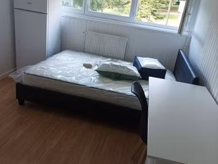 location de chambre meublée avec douche privée