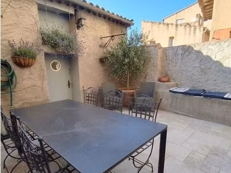 maison de ville 120 m²  4 chambres et belle cour  au pied de la cité de carcassonne