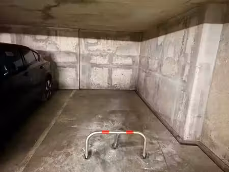 parking en sous sol - ascenseur - proche gare levallois / so ouest
