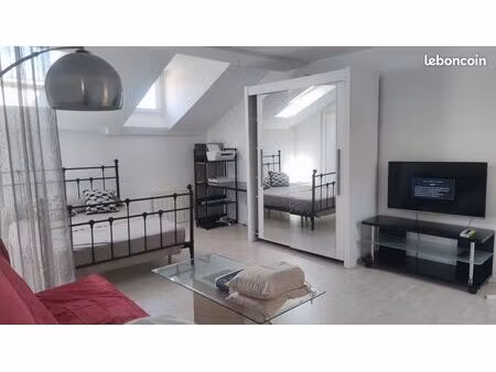 grand studio meublé – cours paoli – disponible à partir du 1er août