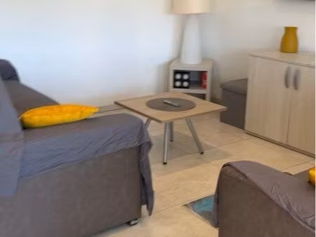loue t 3 agosta a l année