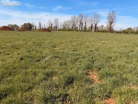 terrain 997 m² therondels