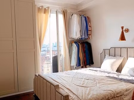 dernier étage avec balcon  appartement haussmannien