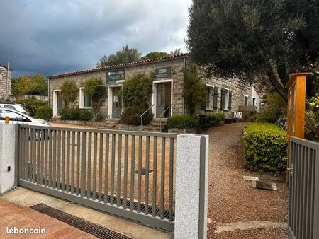 bureau a louer avec parking dans le centre ville de porto vecchio