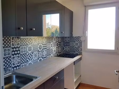 loue t2bis 51m2  petite résidence sécurisée avec place parking