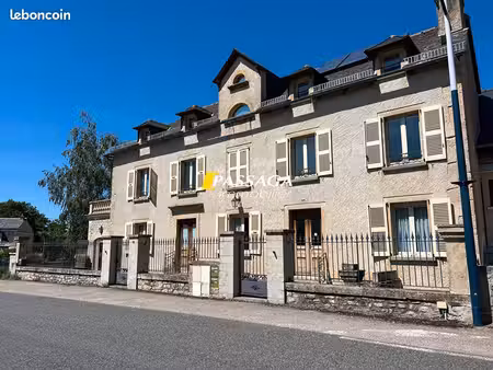 immeuble 11 pièces 244 m²