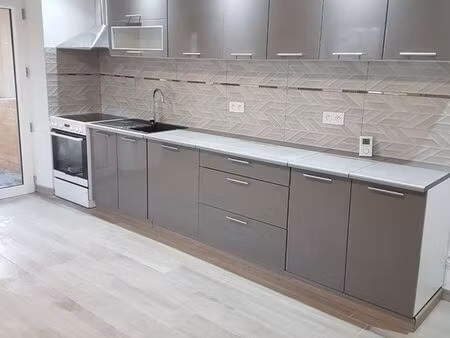 appartement aux 1 er étage d une maison