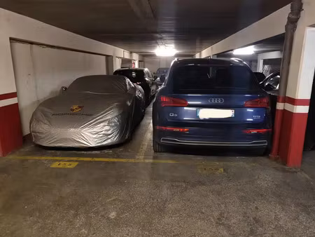 2 places de parking pour berline métro goncourt