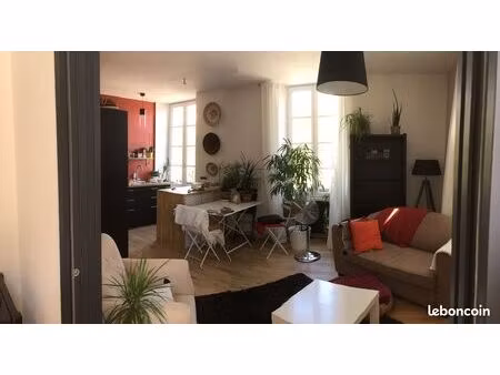 t3 meublé chaleureux et ensoleillé – libre le 15 aout