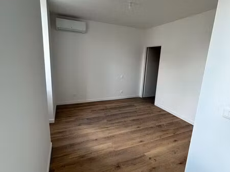 logement etudiant studio meublé rénové – face fac de brive– 500 /mois