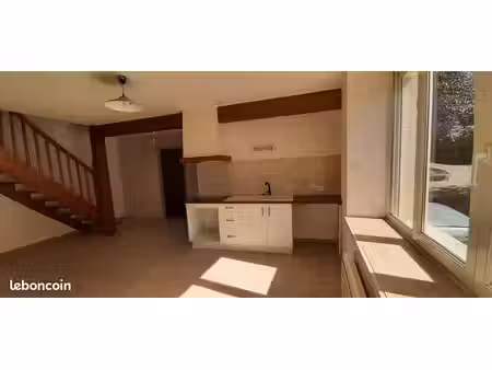 a louer confolens appartement t4