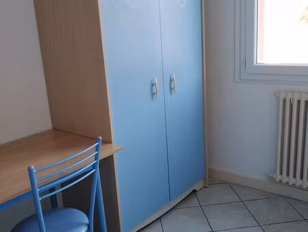 studio 17m² à 100m lycée et hôpital
