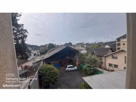 loue hangar avec bureau avec douche et toilette
