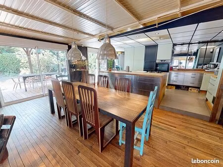 loft/atelier/surface 6 pièces 195 m²