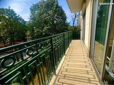 5 pièces - 3 ch - face bois de boulogne