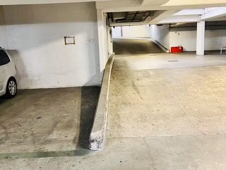 parking la plaine state de france