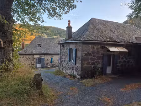 corps de ferme avec 2 maisons