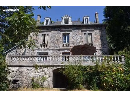 maison 326 m² vèze