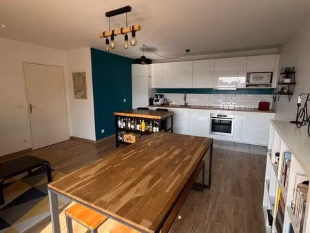 appartement meublé de 54m2 refait à neuf (2 pièces - balcon - lumineux)