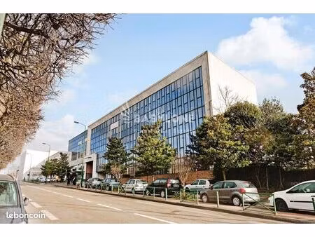 bureaux 7 857 m²