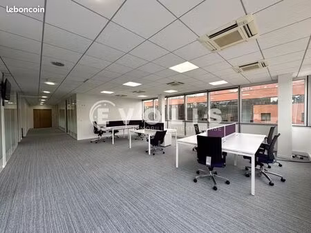 bureau 247 m²