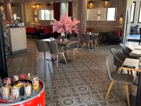 boutique 450 m² chatillon