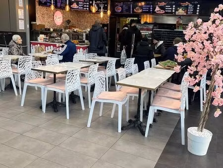 restaurant cafeteria à vendre dans centre commerciale très fréquenté credit vendeur possib