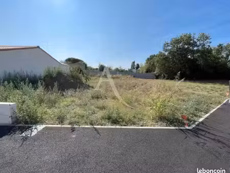 terrain 438 m² saint agnant