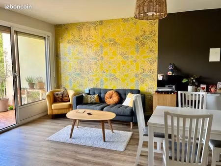 t3 + balcon + terrasse + garage + cave