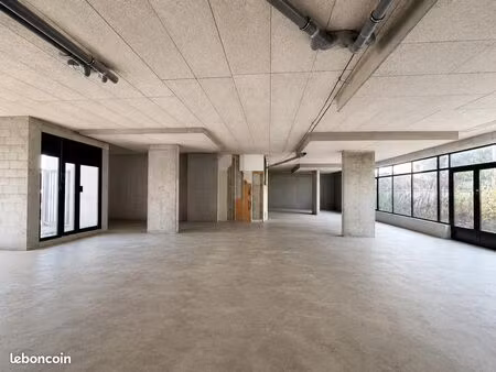 commerce 214 m²