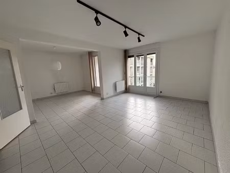 guilherand-granges - t4 de 78m² avec garage et cave - vendu loue.