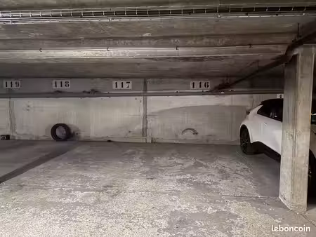 place de parking privative ultra sécurisée
