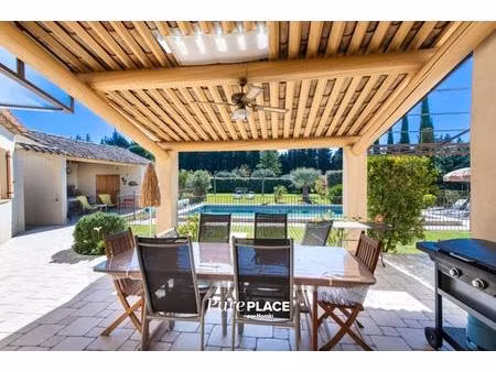 mas provençal d’exception – vue sur le luberon – environnement confidentiel