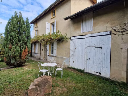 grande propriété de 135 m2 avec dépendances
