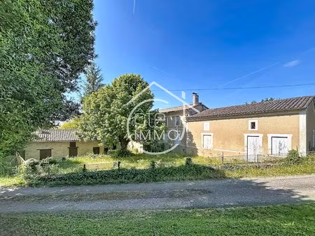 saint-philippe-d'aiguille : maison de charme à rénover