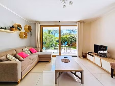 référence : 7120-les - appartement t3 grand jardin proche centre & plages à cavalaire sur 