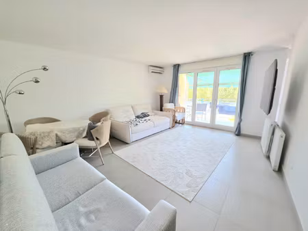 grand t2 de 66 m2 proche gambetta