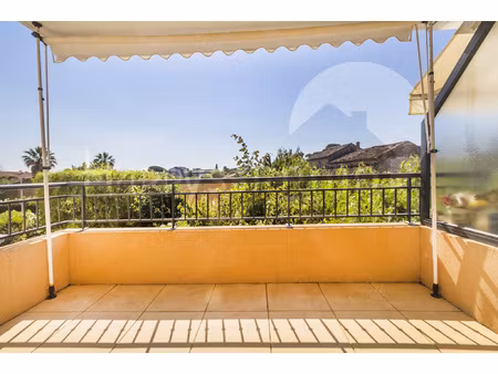 hyères costebelle t3 avec balcon - parking privatif ré