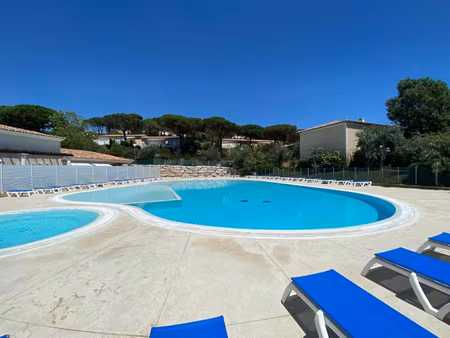 tres bel appartement t2 residence avec piscine proche centre pkg