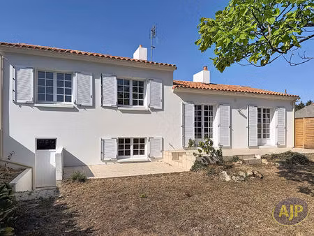 maison rénovée des années 80 à vaire