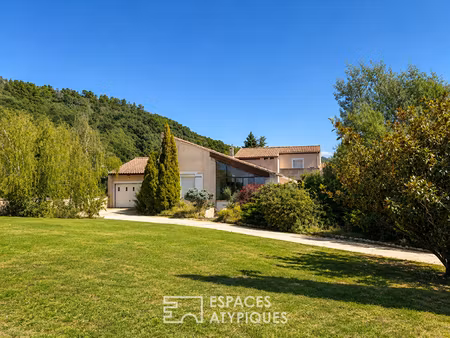 villa familiale avec appartement indépendant et piscine dans un quartier paisible